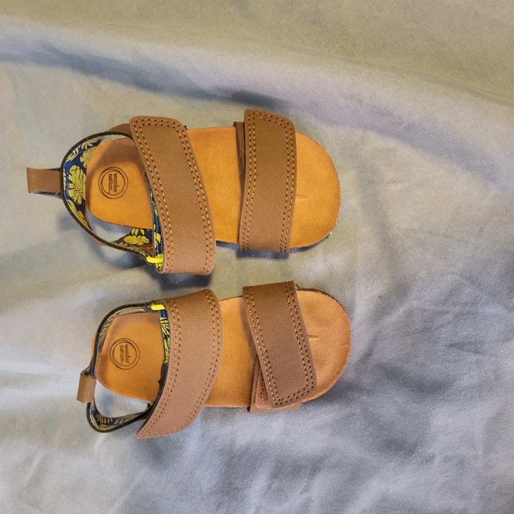 Todder Open-Toe Sandals with Adjustable Straps Size 5 toddler